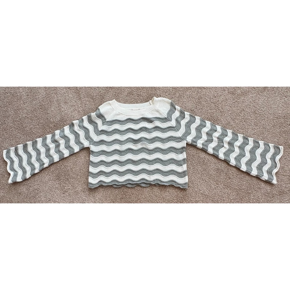 Altar'd State Wave Knit Sweater Women's M Gray Cream Bell Sleeve Textured Boho‎